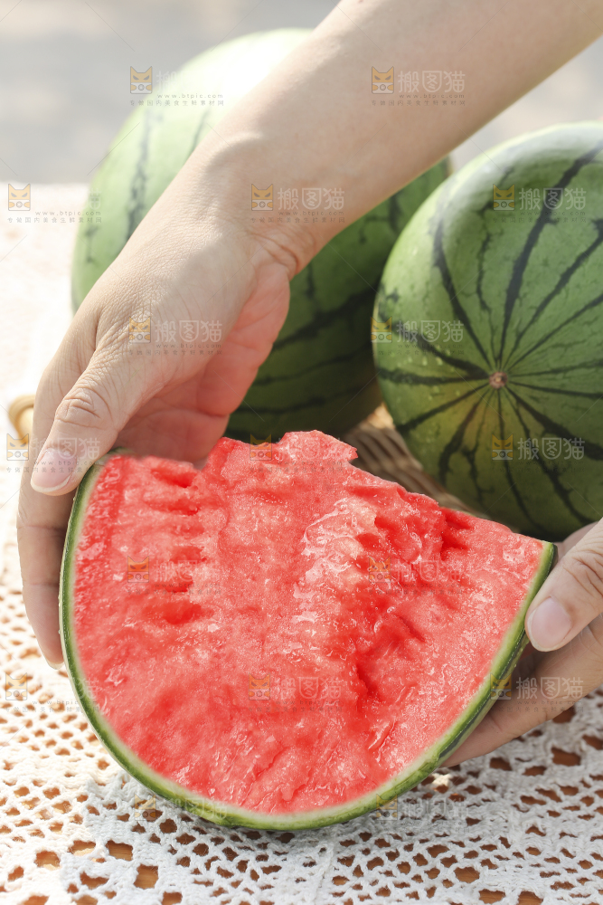 手剥西瓜