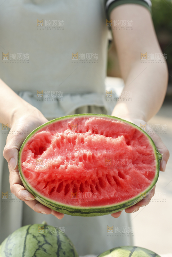 手剥西瓜