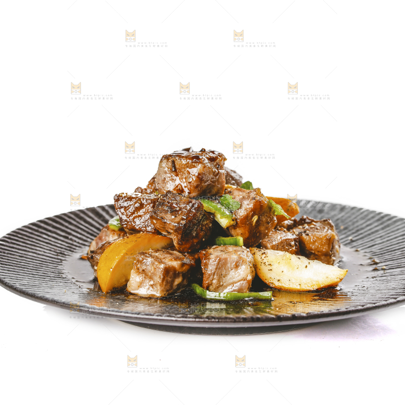 盘子里的黑椒牛肉粒