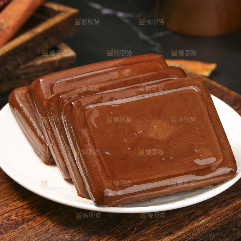 木底上放着鸡蛋干