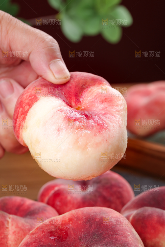深底上的毛蟠桃
