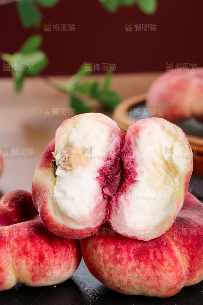 深底上的毛蟠桃