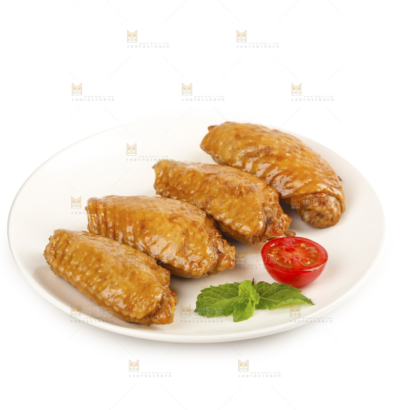 白底上的盐焗鸡翅中