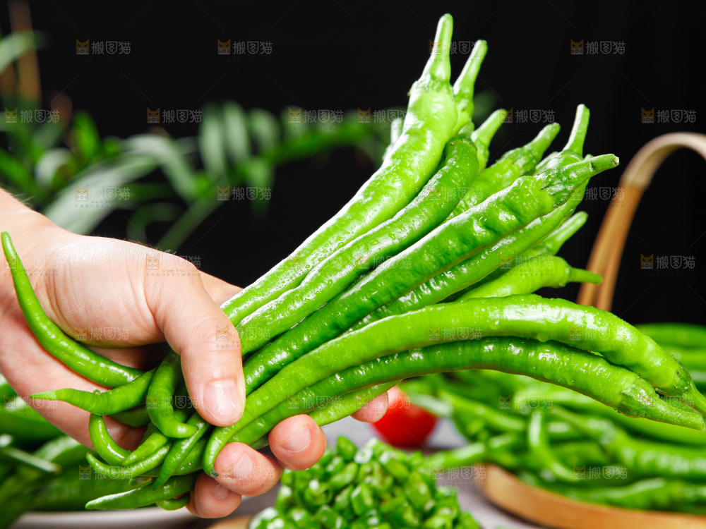 深底上的二荆条辣椒