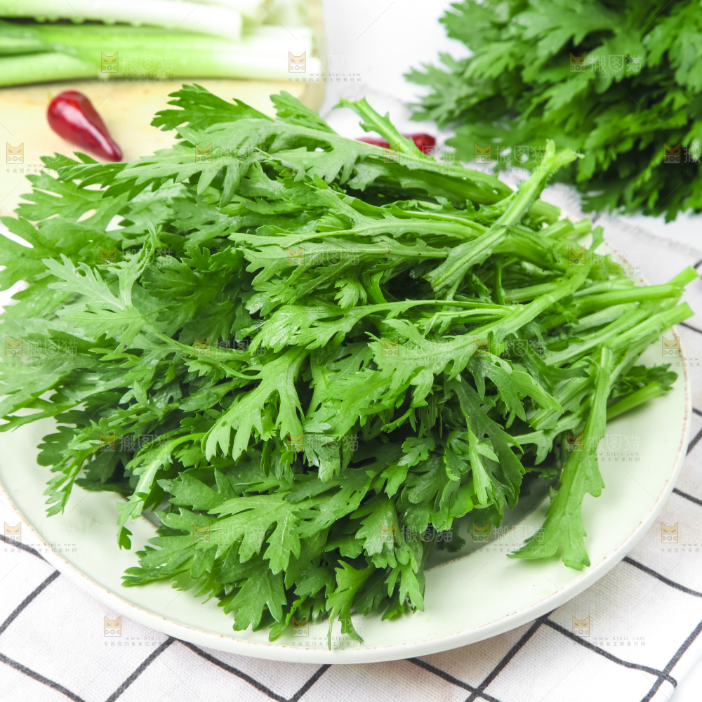 深底上的茼蒿