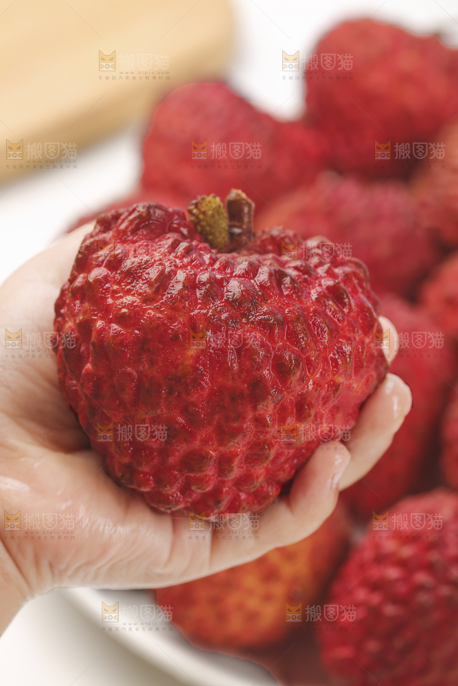 手里拿着荔枝王