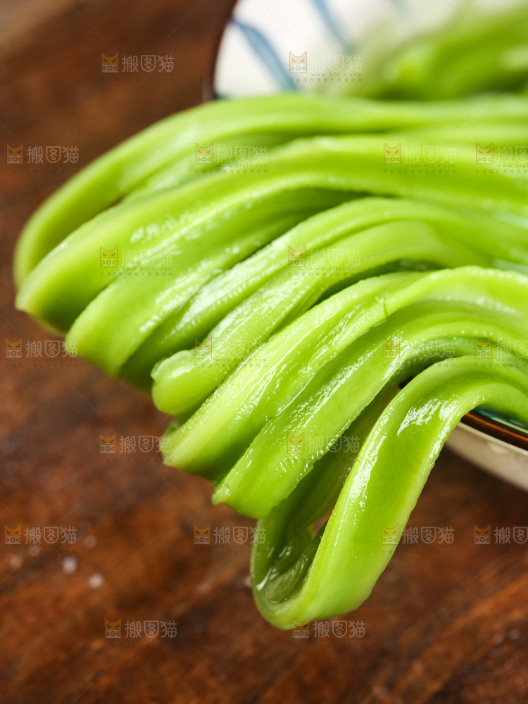 深底上的贡菜