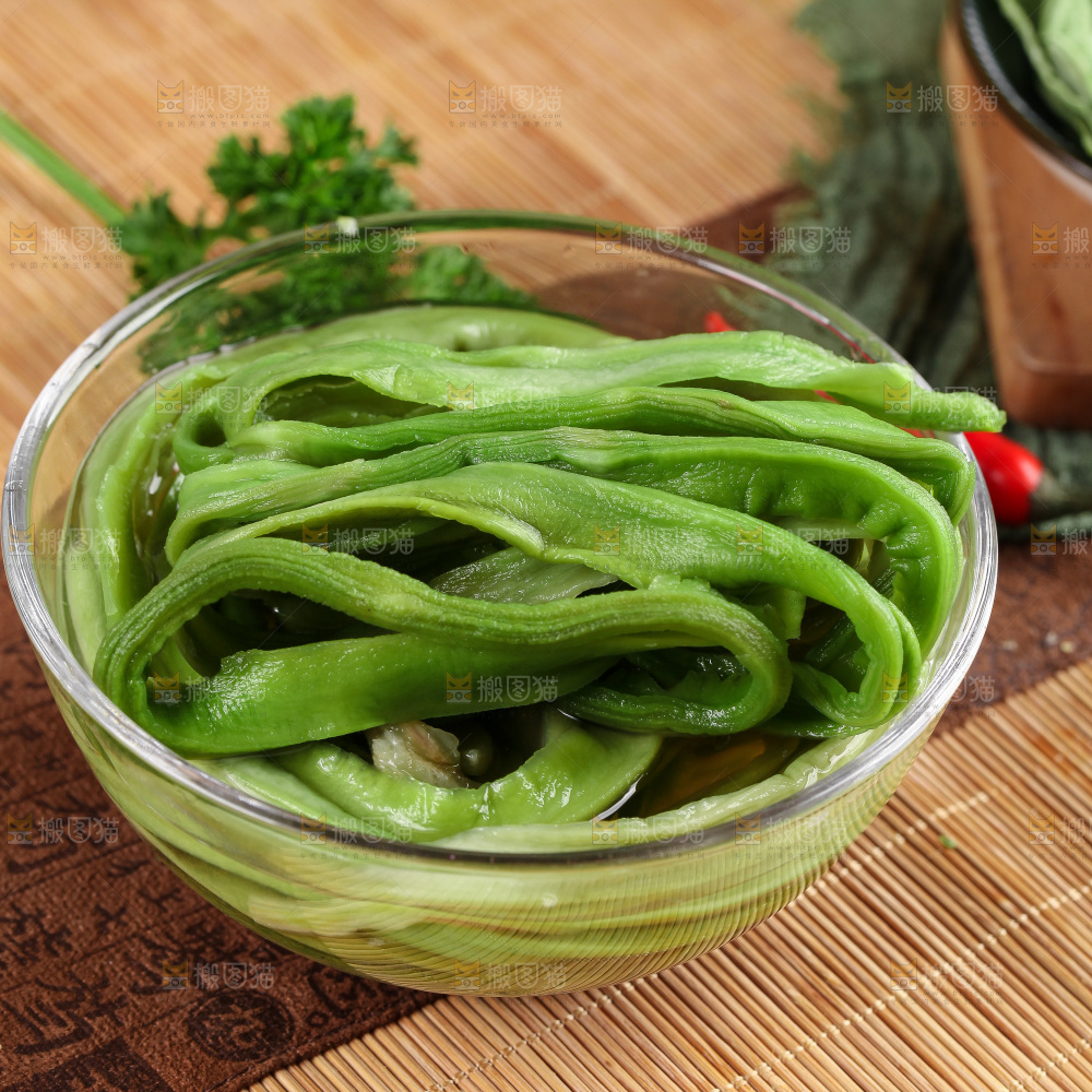 深底上的贡菜
