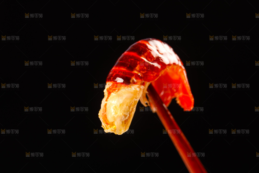 深底上的龙虾尾
