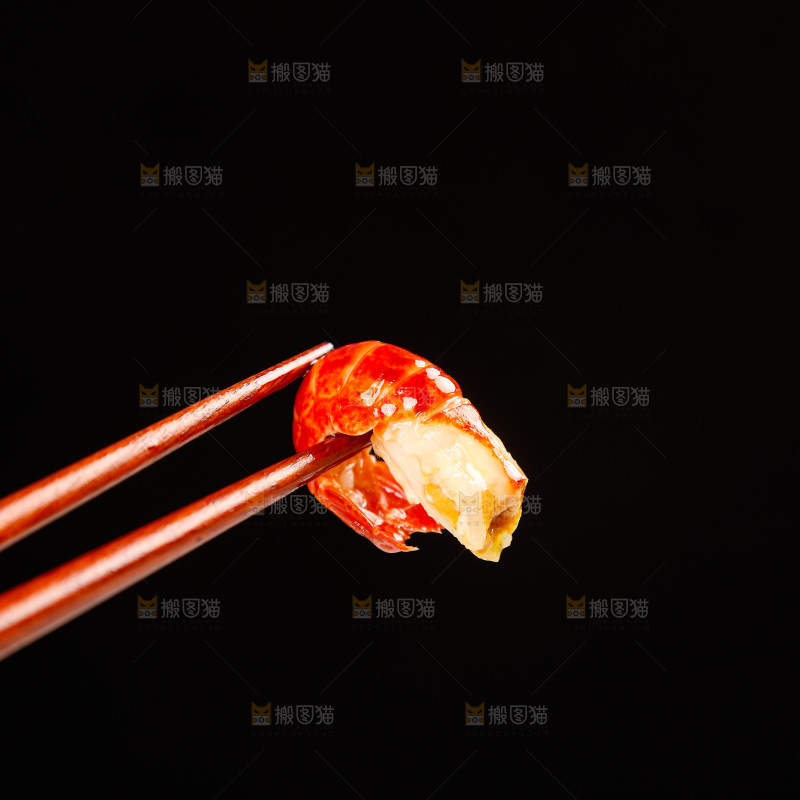 深底上的龙虾尾