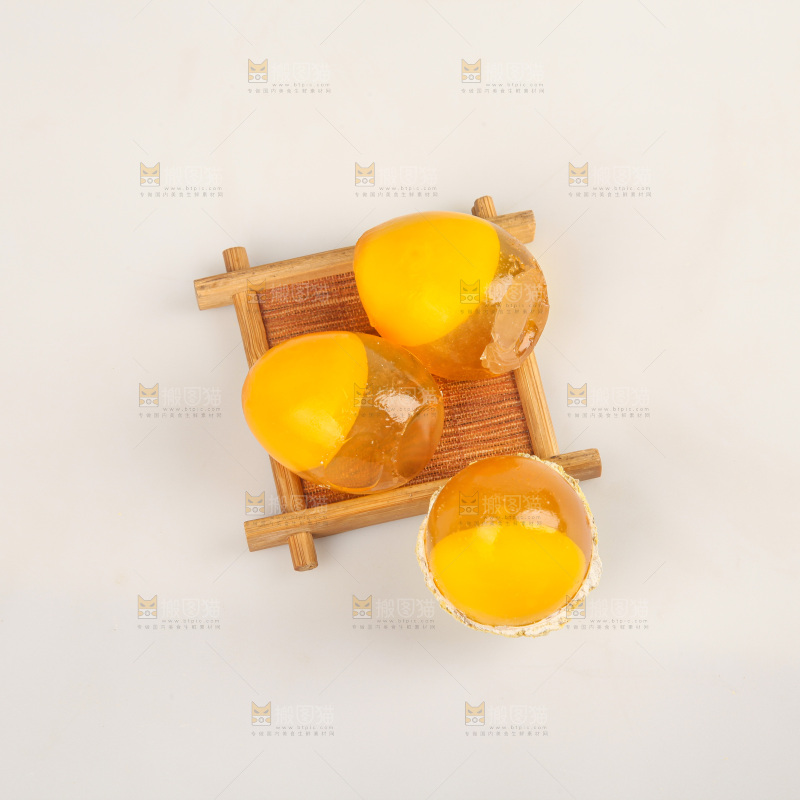 白底上的变蛋
