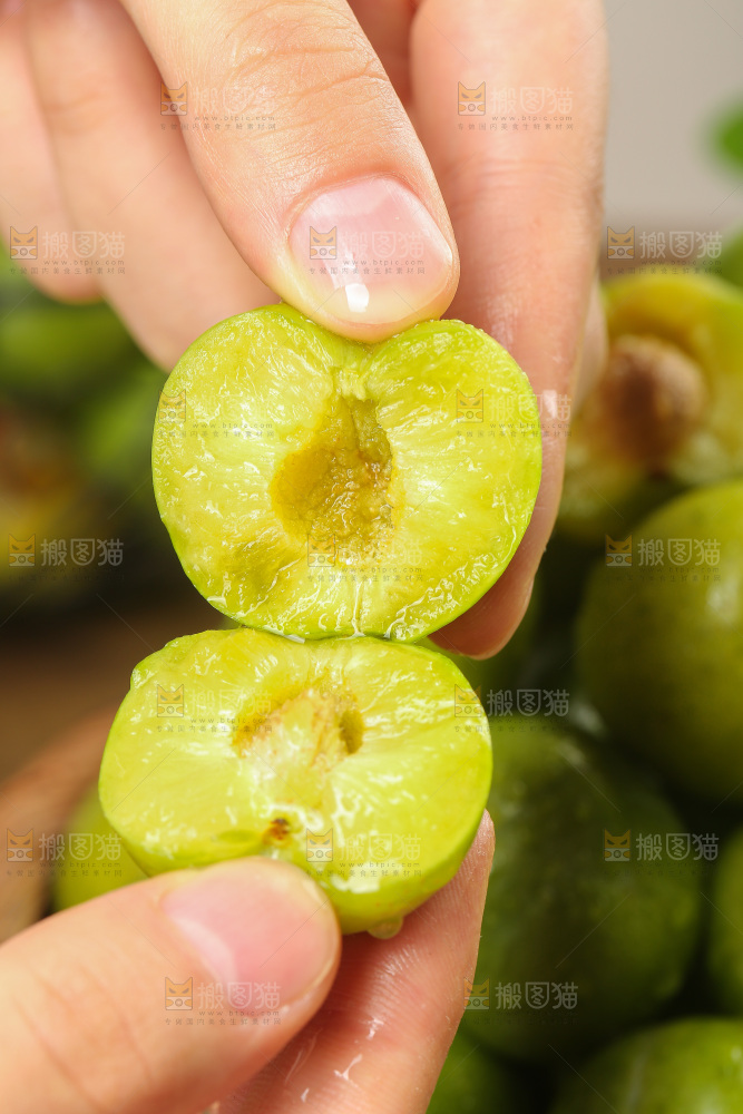 木底上的脱骨李