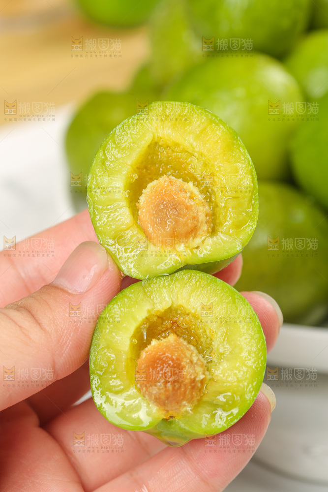 木底上的脱骨李