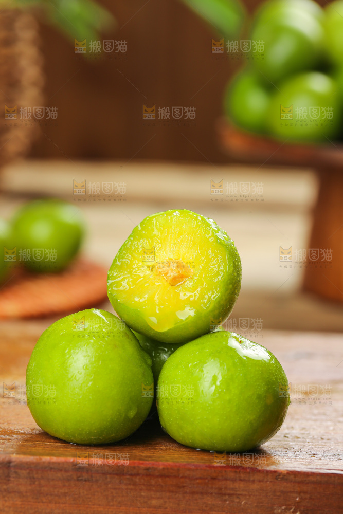 深底上放着的脱骨李