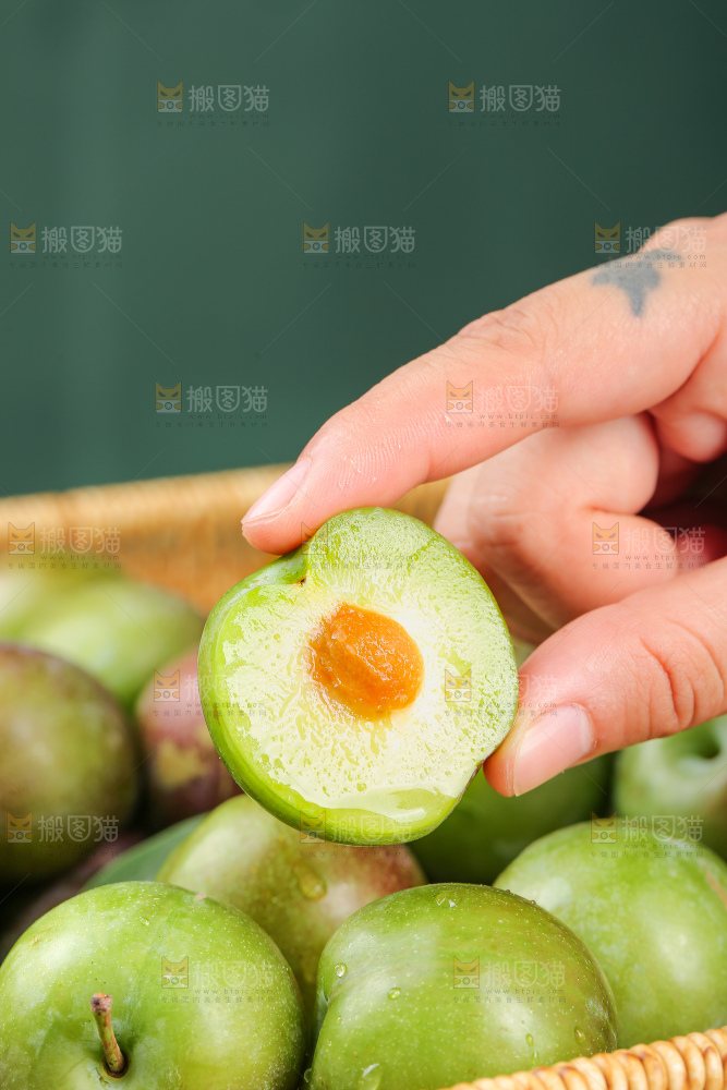 木底上的五月脆