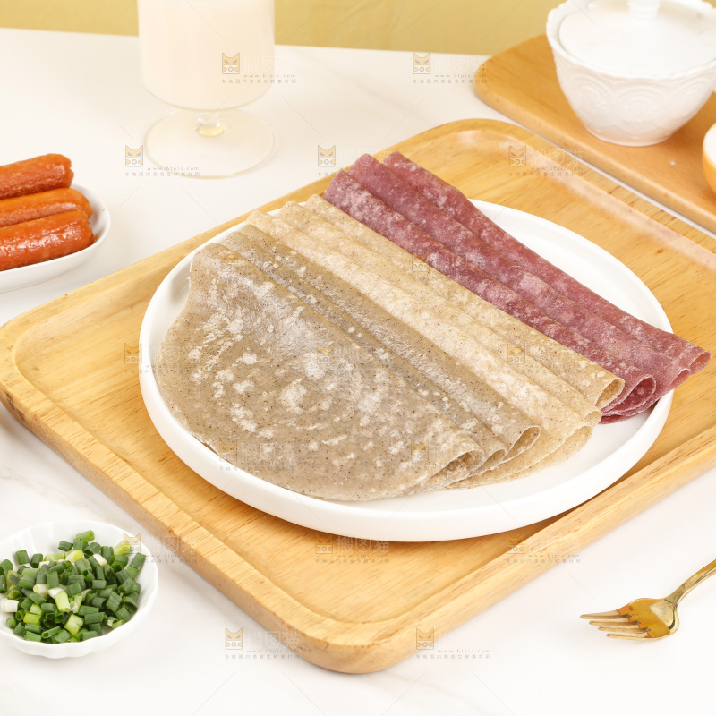 浅底上的果蔬卷饼