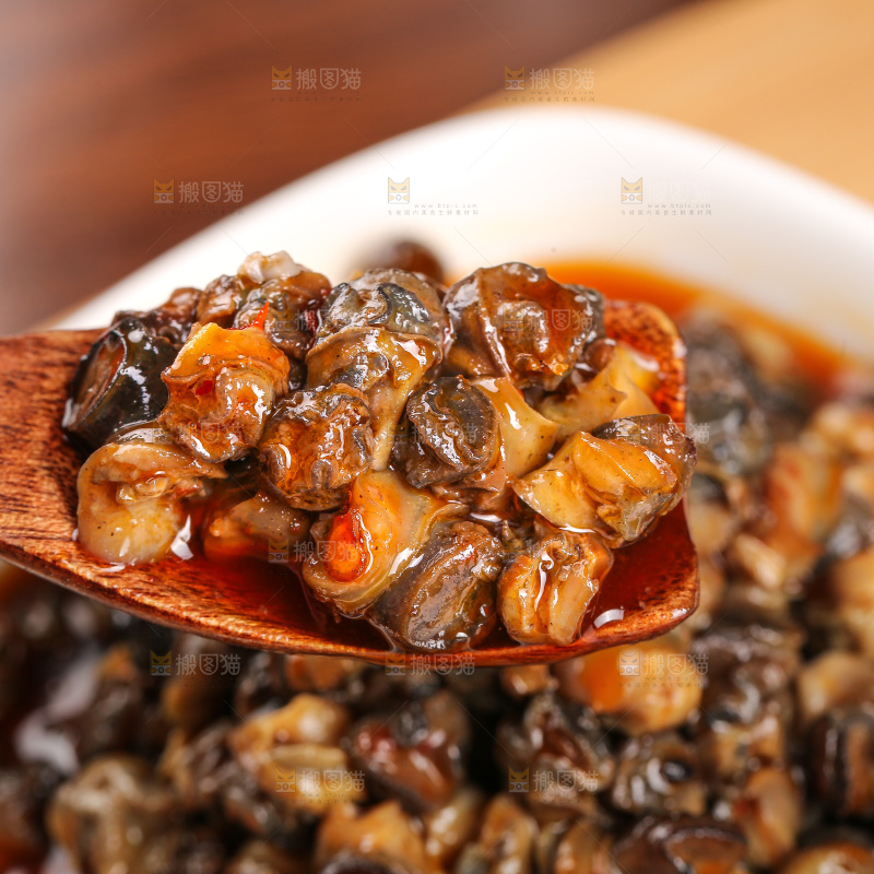 木底上的螺丝肉