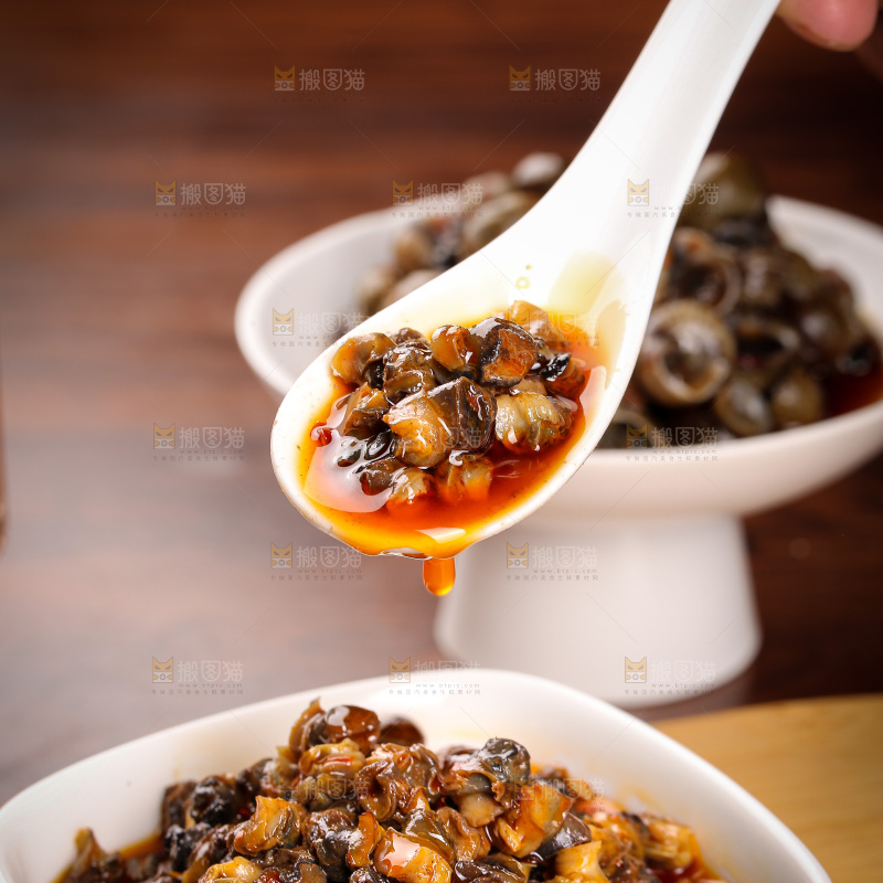 木底上的螺丝肉