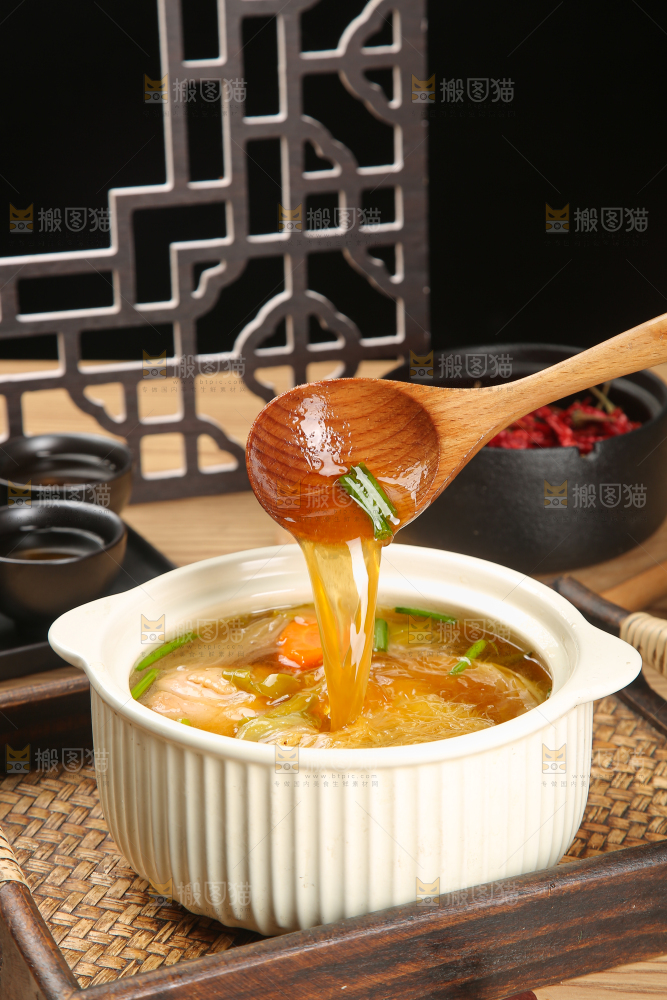 碗里的霸王花鸡汤