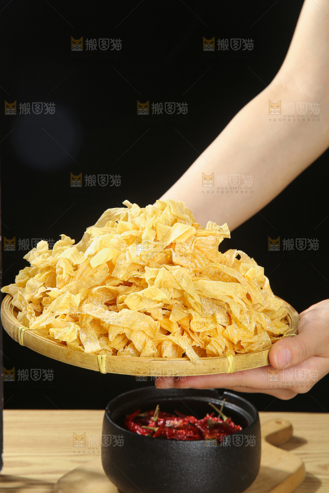 木底上的干豆皮