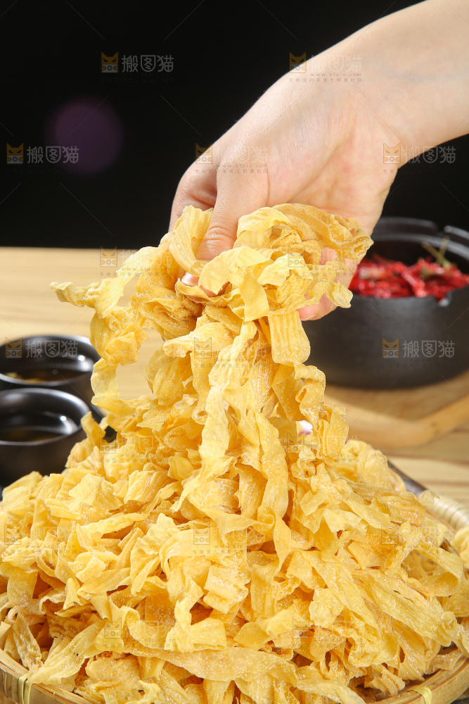 木底上的干豆皮