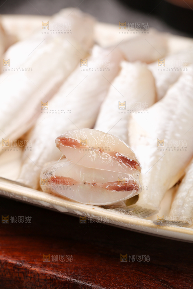 深底上的耗儿鱼
