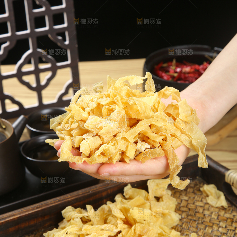 木底上的干豆皮