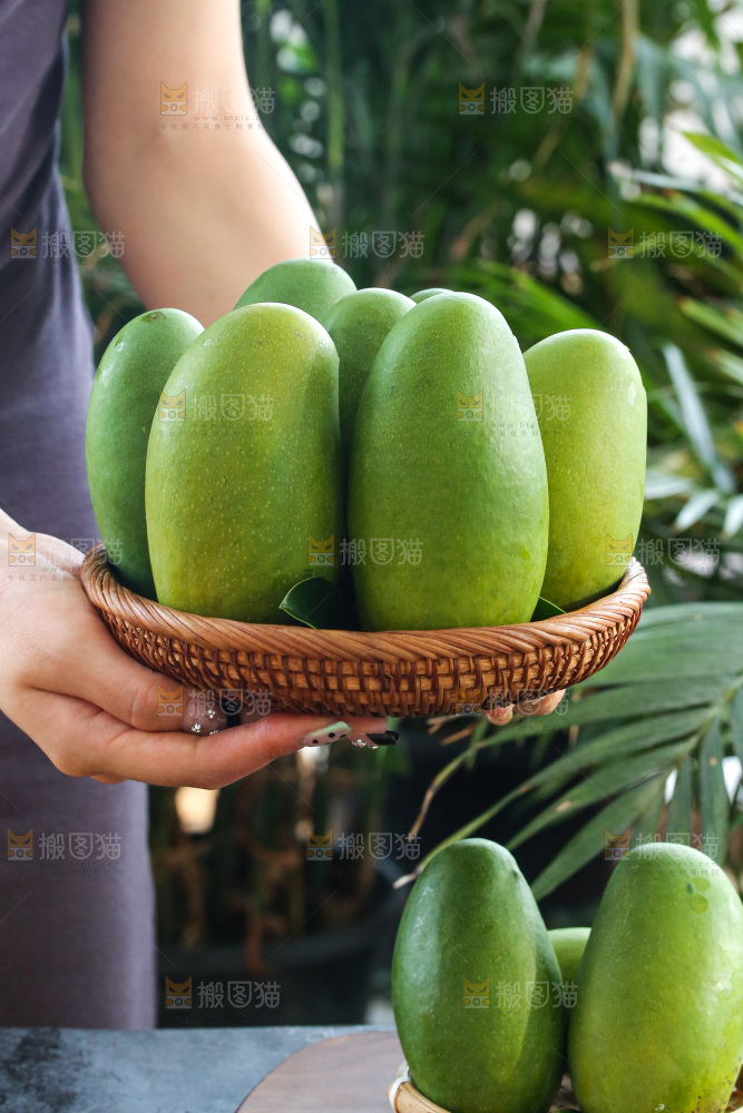 深底上的椰香芒