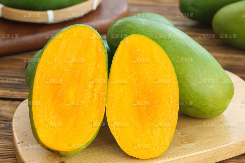 深底上的椰香芒