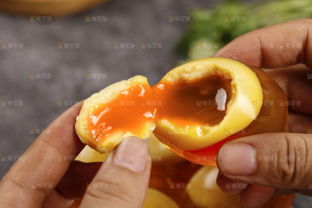 深底上的变蛋