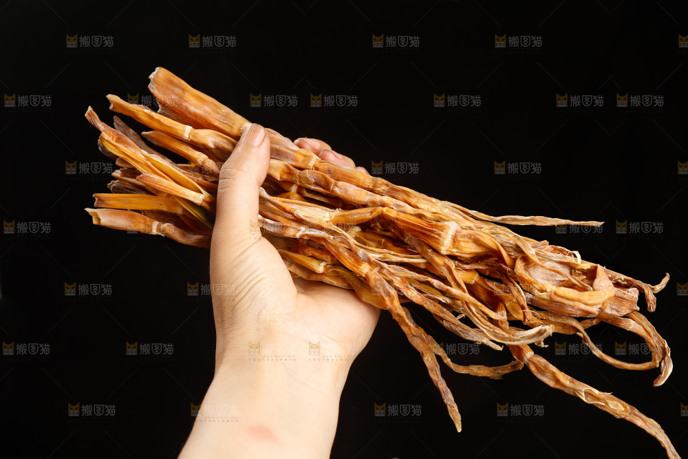 深底上的小笋干