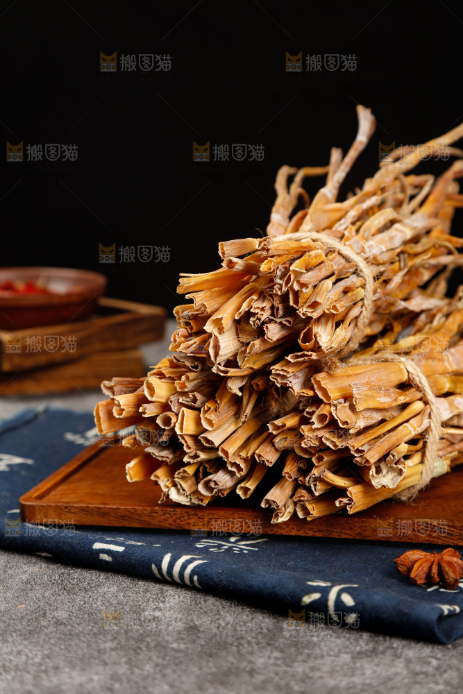 深底上的小笋干
