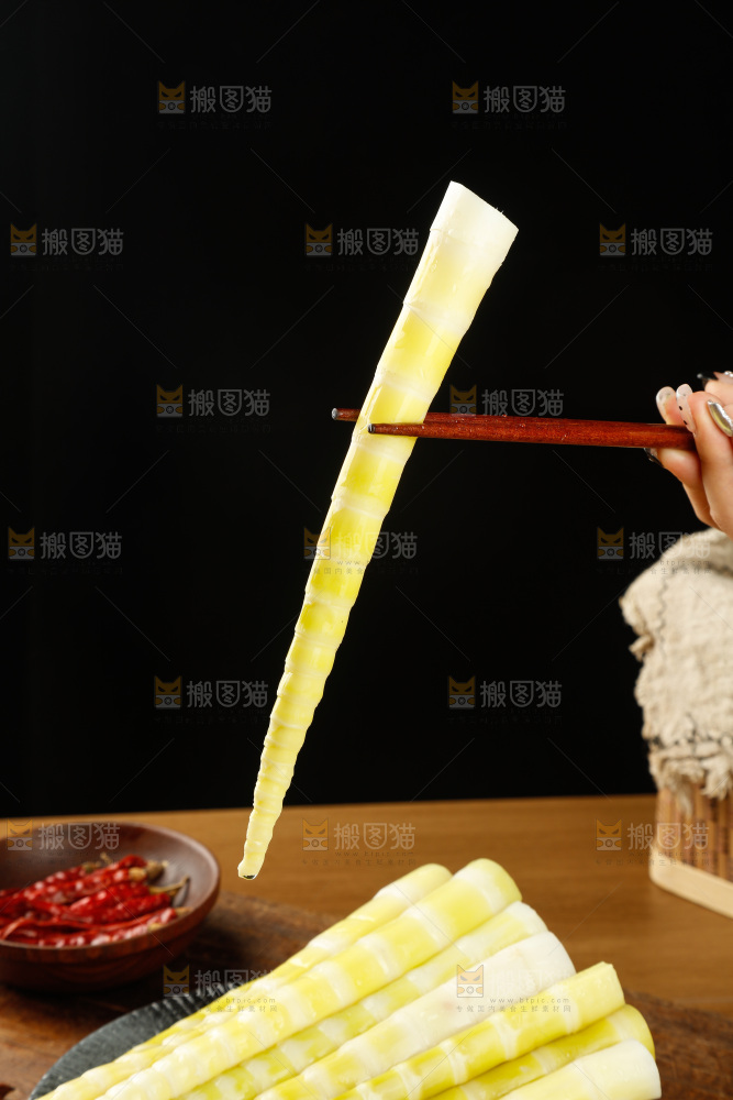木底上的清水笋