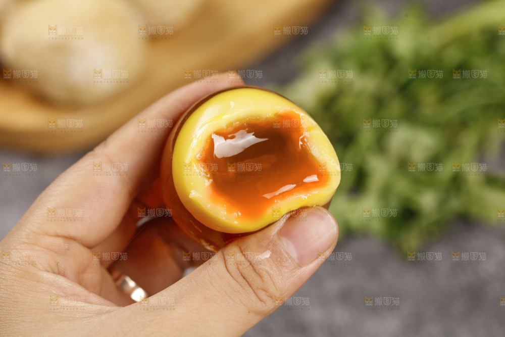 深底上的变蛋