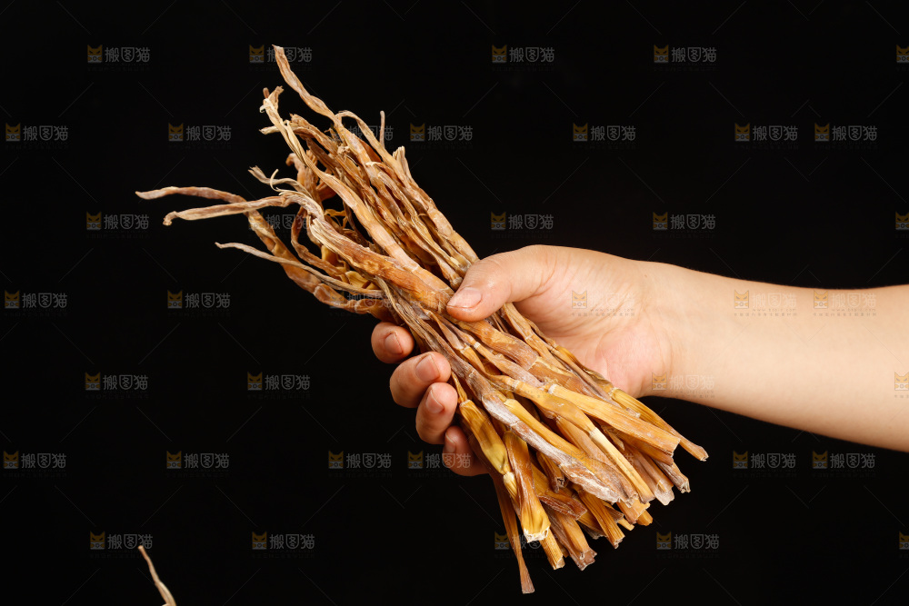 深底上的小笋干