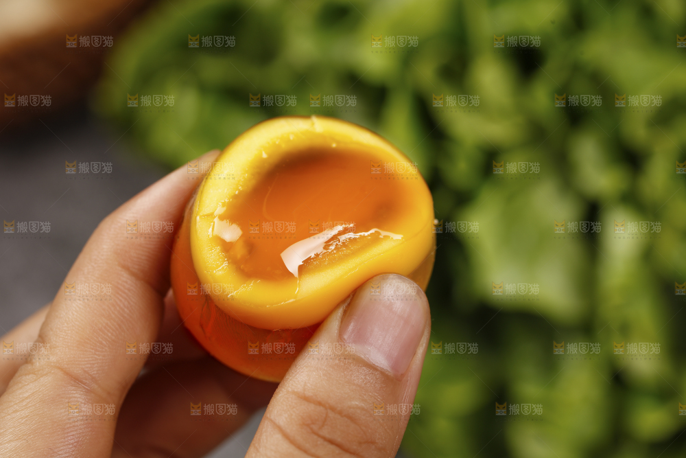 深底上的变蛋