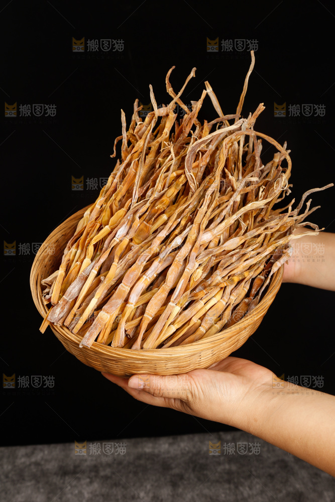 深底上的小笋干