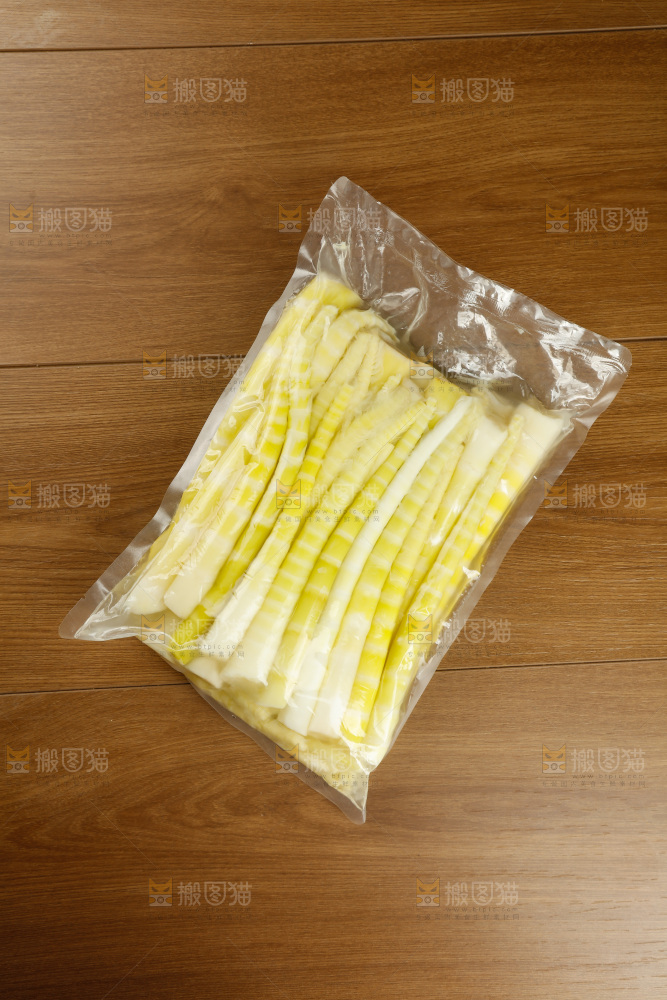 木底上的清水笋