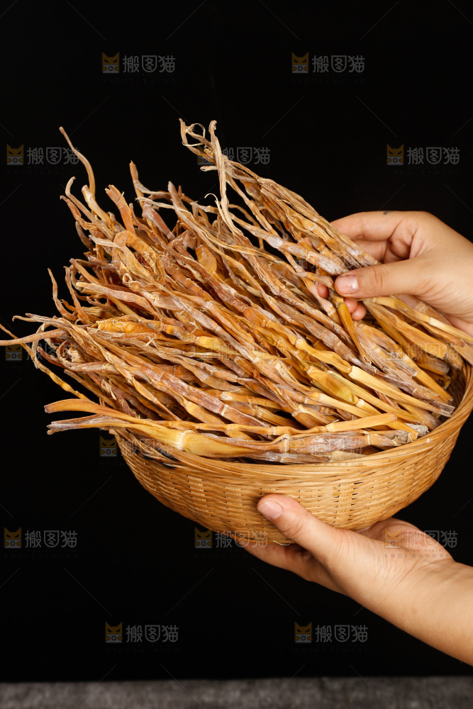 深底上的小笋干