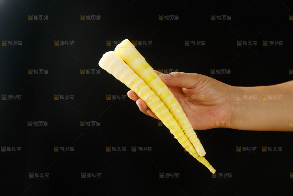 木底上的清水笋