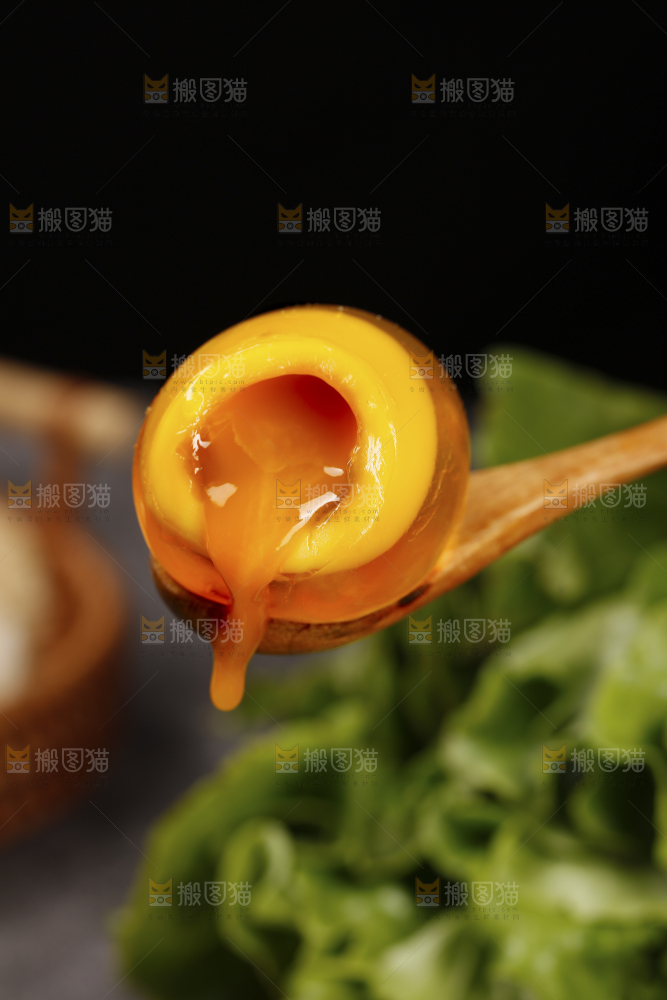 深底上的变蛋