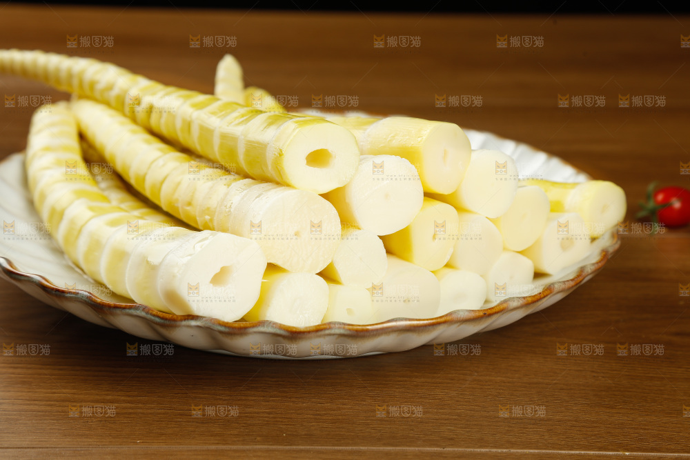 木底上的清水笋