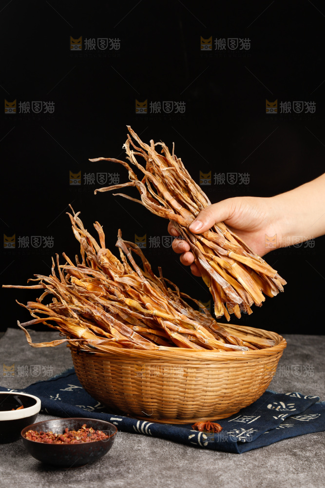 深底上的小笋干