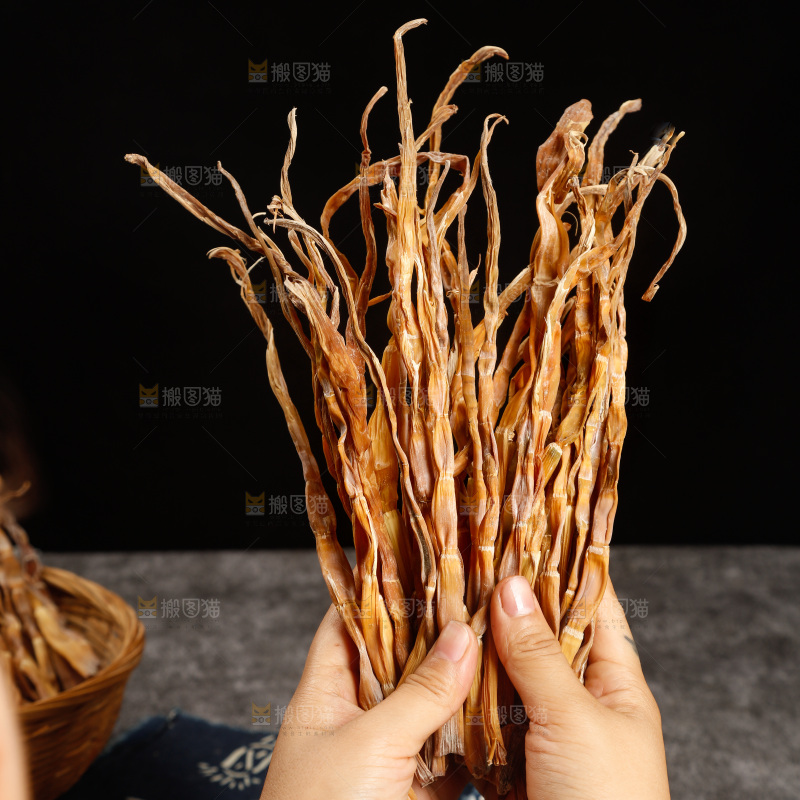 深底上的小笋干