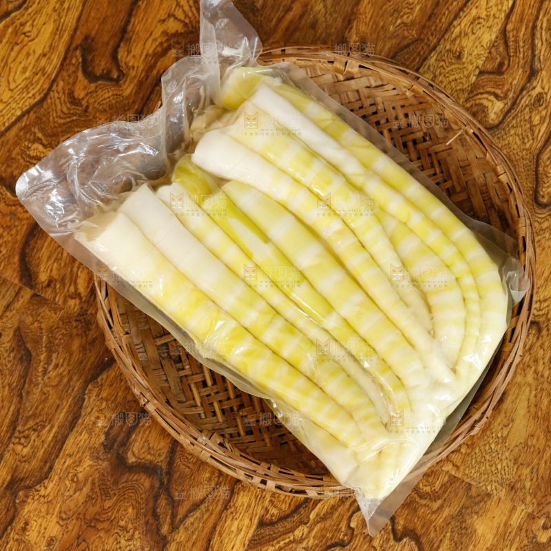 木底上的清水笋