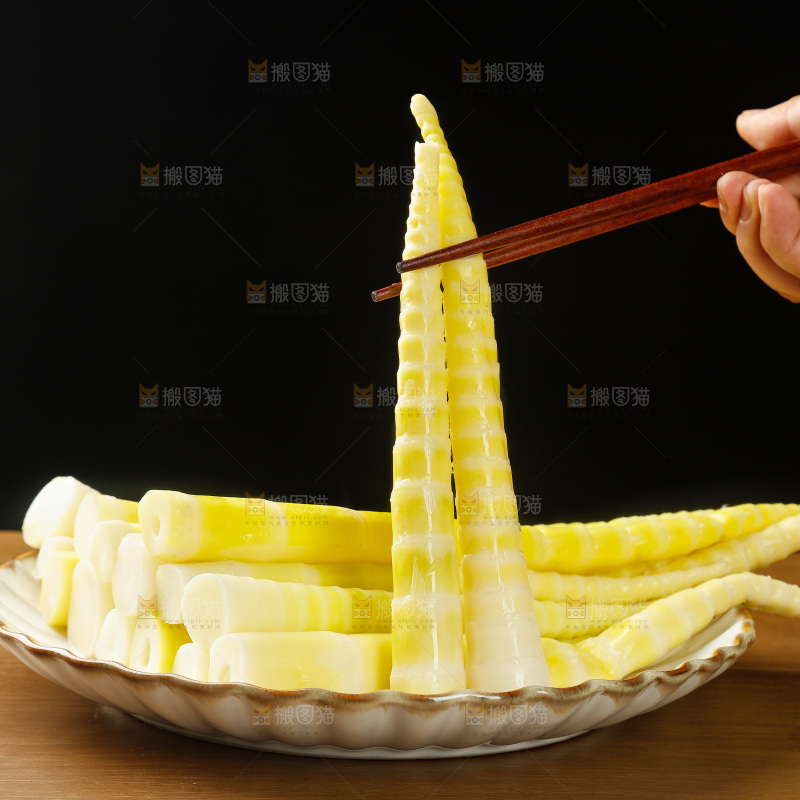 木底上的清水笋