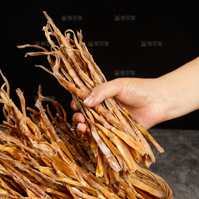 深底上的小笋干