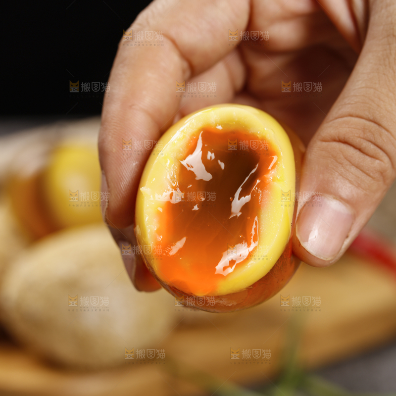 深底上的变蛋