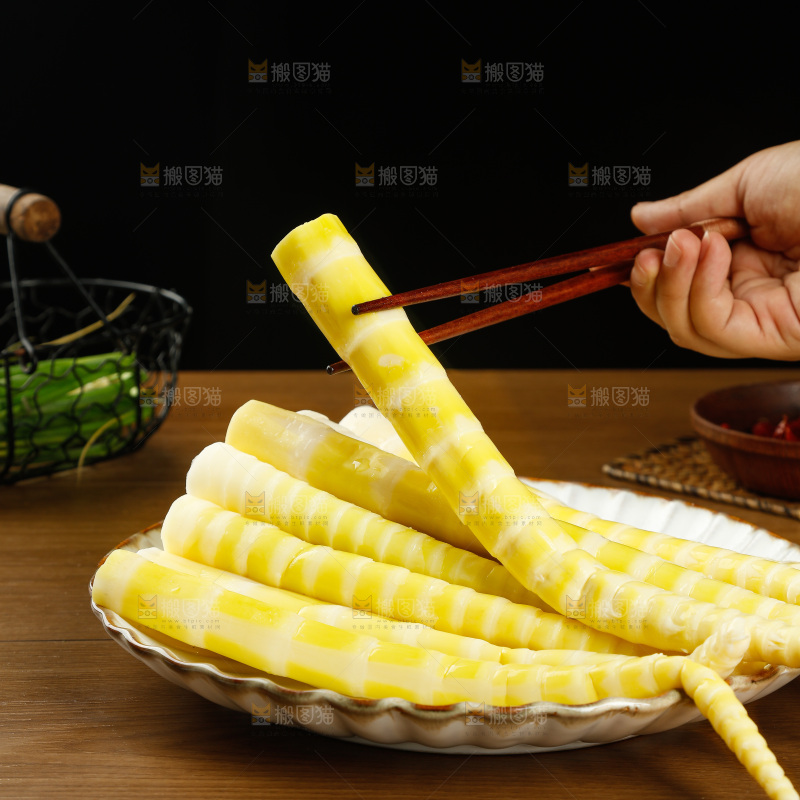 木底上的清水笋