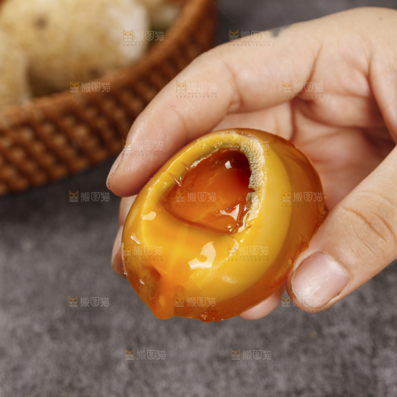 深底上的变蛋